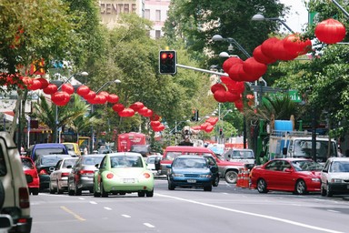 Wang Bo Yao; Queen Red Lanterns; Cars and red lanterns