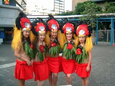 Mike Li; Tahiti girls; Aotea Centre   Culture Festival
