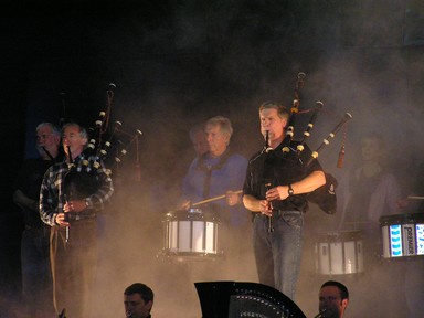 Ray Tomes; Pipers in the Mist; At 