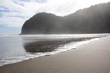 akari; North Piha; Favourite place for me and my best friend