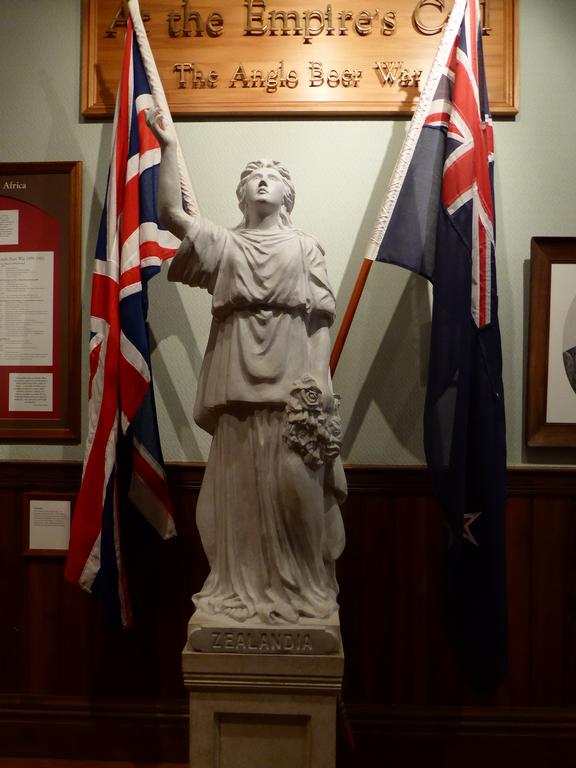 Helen Wong;2 flags;Auckland Museum