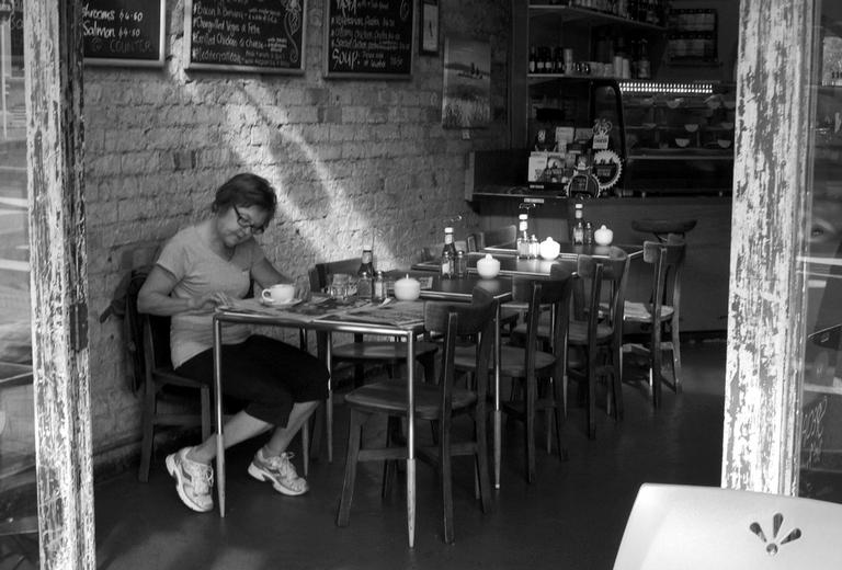 Paul Craze; Cafe Scene
