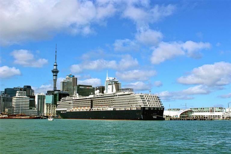 Janesh;Auckland;City of Sails   with Sky City