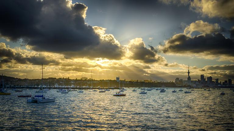 Ian Rushton;Sunbeams over the city;Okahu Bay