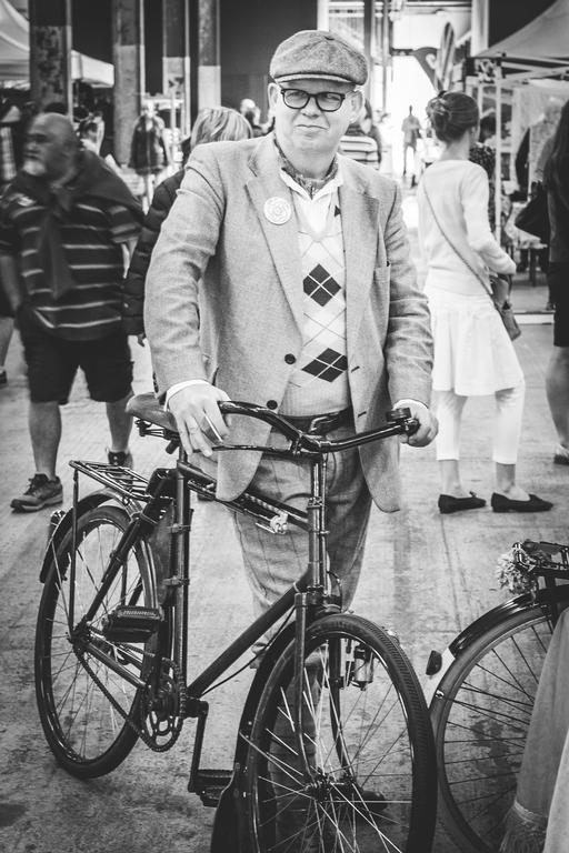 Valdemar Zondane;The bikeman