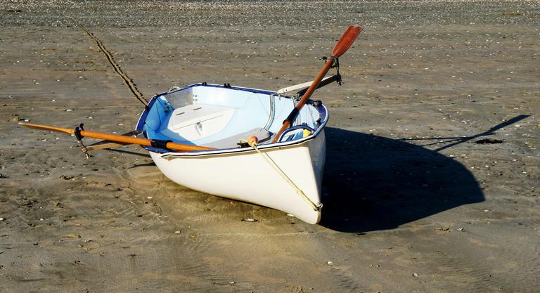 Stuart Weekes; Waiting for the tide; A handsome dinghy on Oneroa Beach