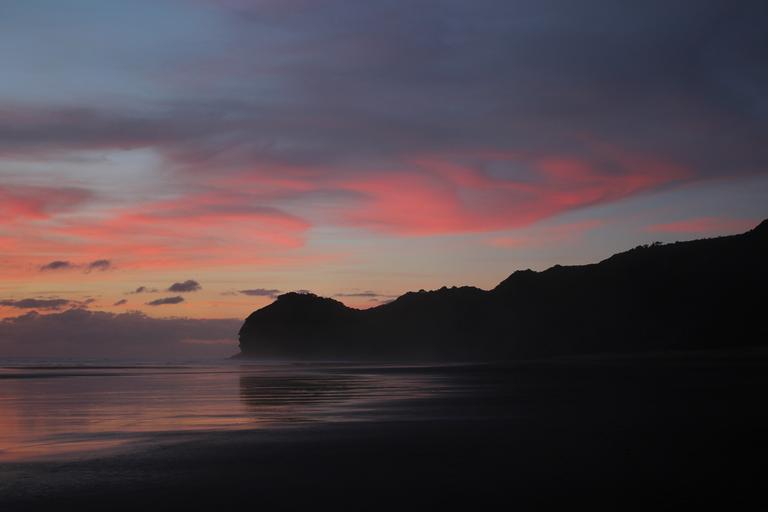  Took in Piha on April, the sunset before the rain at nearly 7 pm