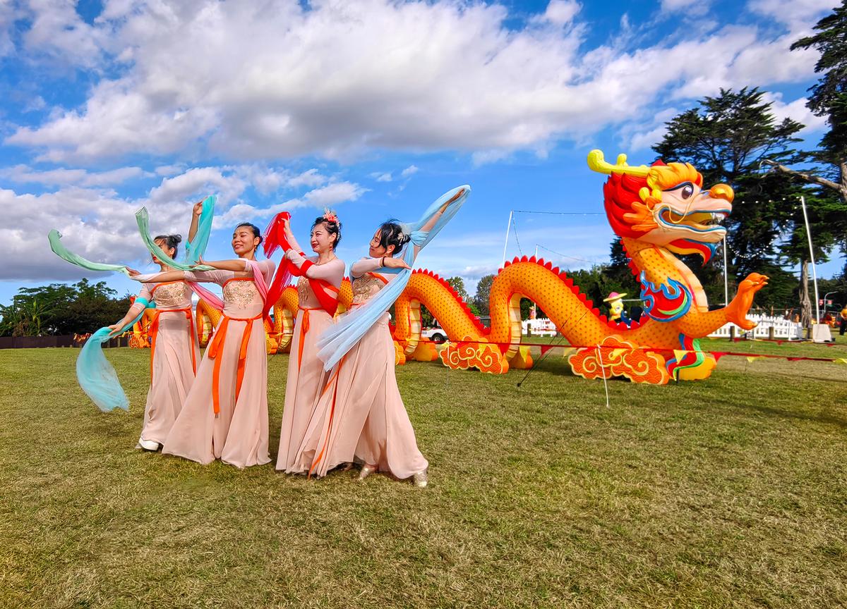 Jiongxin Peng;Dancing with Dragons;Lantern Festival 2024 in Manukau City on 22 Feb 2024