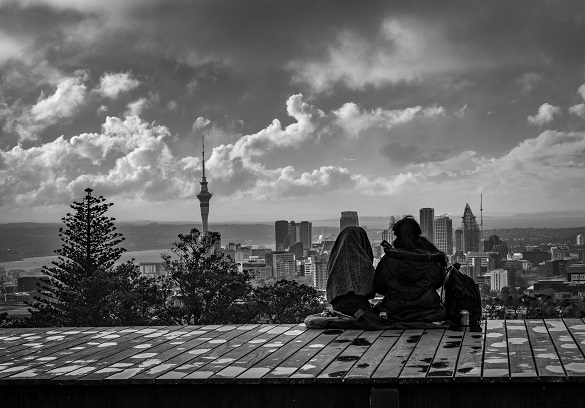 Uwe Duesing - Watching The City