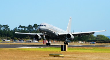  Taken at Royal NZ Air Force Open Day, Boeing-757 landed at Whenuapai airforce base, 3 Mar 2007