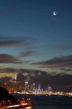 Scottie Peng; Stunning Auckland Under moon light from East Tamaki Drive;After sun sets, Auckland is just about to start the show