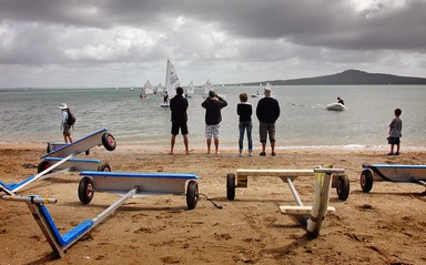 Auckland Waterfront; Kids going sailing off Kohimarama Beach; Steven Matthews