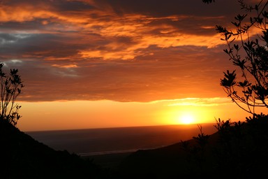  After leaving Whatipu with 500 great photos of the sunset, I got to the top of the hill and had to take one more shot.
