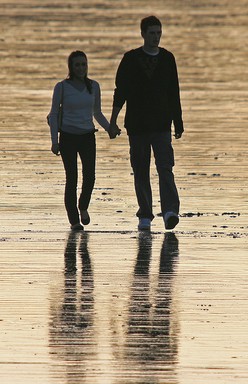 Lisa Ridings; Afternoon Stroll; Young couple on Takapuna Beach