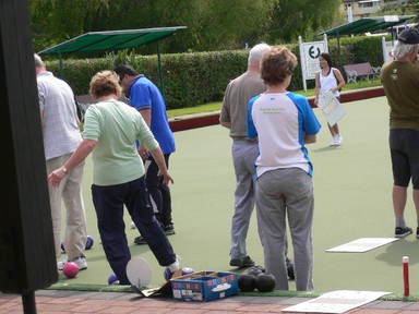 Learning how to play Bowls at the Henderson Bowls Club.