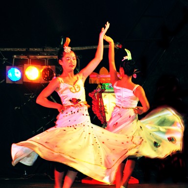 Jacinda Setiawan;Lantern Festival Dancers;22 decent shots