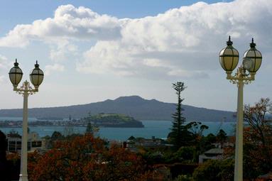 We love family visits to the Memorial Museum. This day was gorgeous, and as I turned round from taking a photo of the museum, there was Rangitoto framed by the lamp-posts -  a view of one Auckland icon from the steps of another.