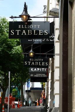  Elliot Stables
