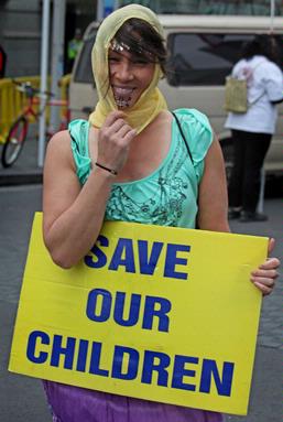 Peter Jennings; Mauri; Queen St Demo