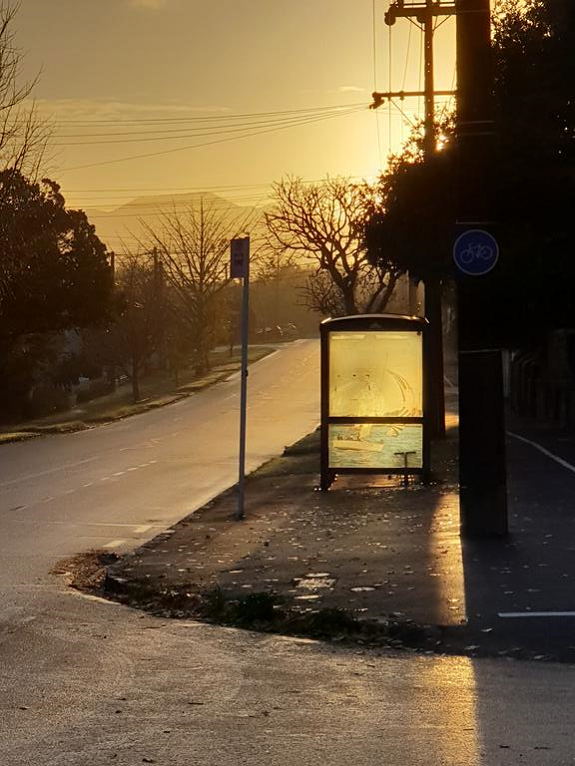 Tina Frantzen; Sailing on at the bus stop; Early morning in Devonport