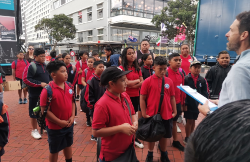 Angellynah; The walk of doom; Kids walking to the maritime museum