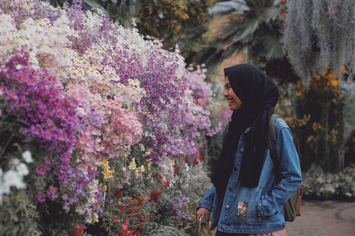 Nadiah Zaidil;Flowers Could Tell Mean Jokes