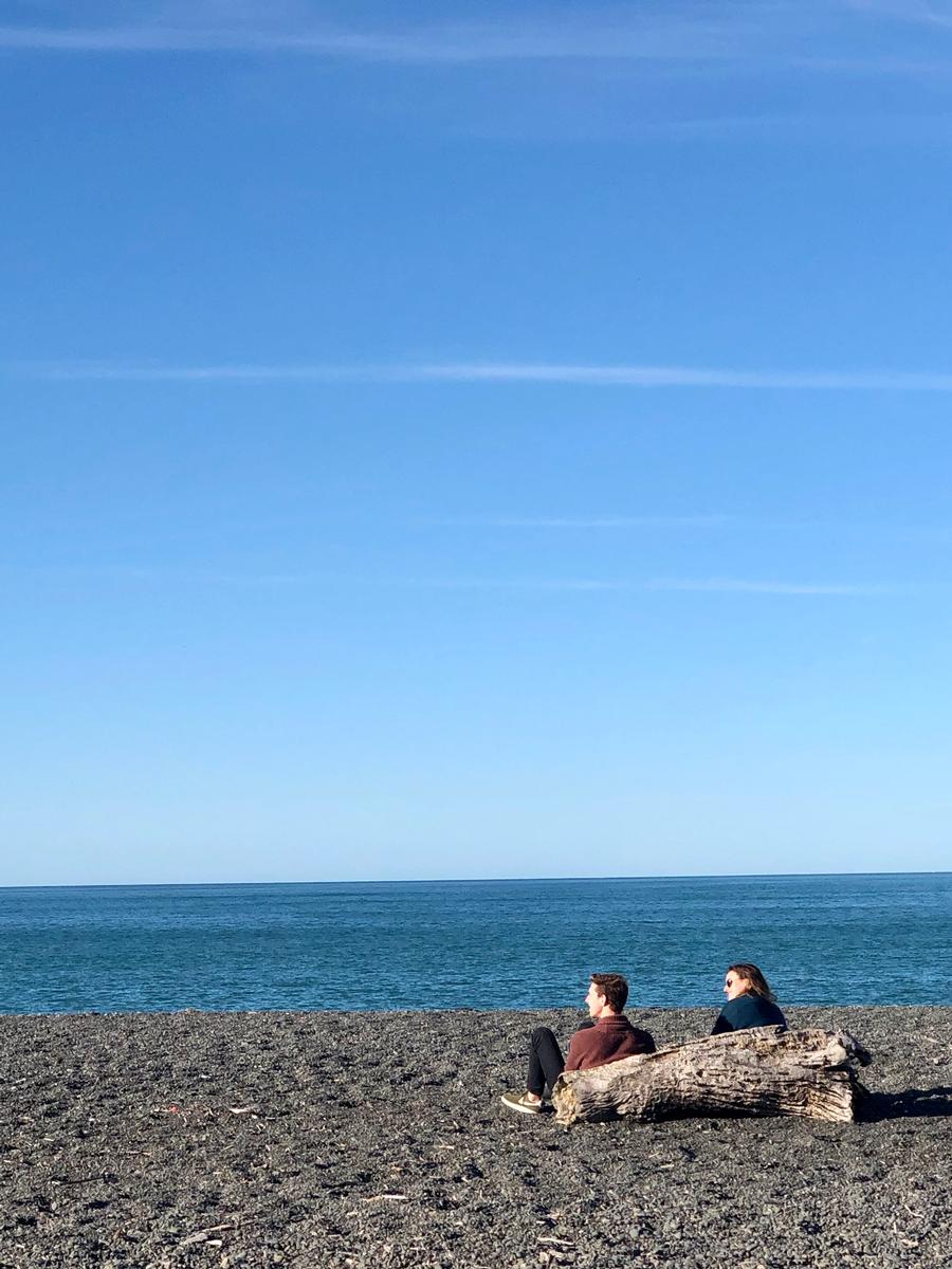 Ruiwen Wang;U & ME;In this picture are two strangers I don't know, but their relationship is like our friends, our lovers and our family in our daily life: As long as in your side, anywhere is good. Simple colour, precious relationship. Blue sea, and you&me.