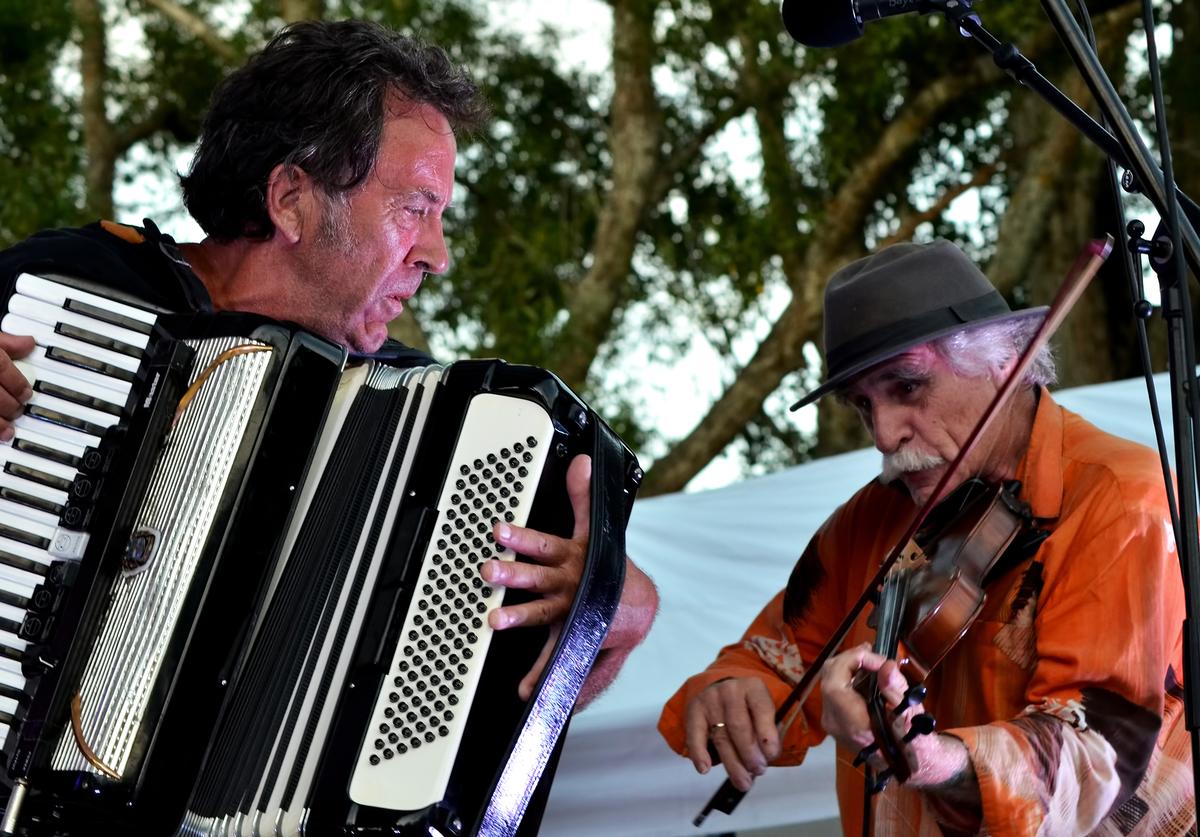 Colin Lunt;(Entry 9) What Tune You Playing;Al Norman (Accordian) and Robbie Laven (Fiddle)wearing each other out