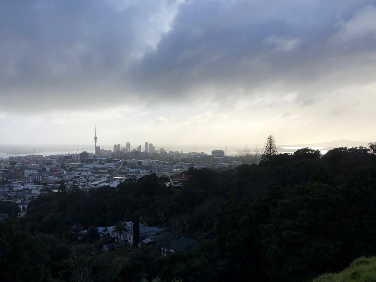 Rob Jacobs; Auckland at 0925 hrs