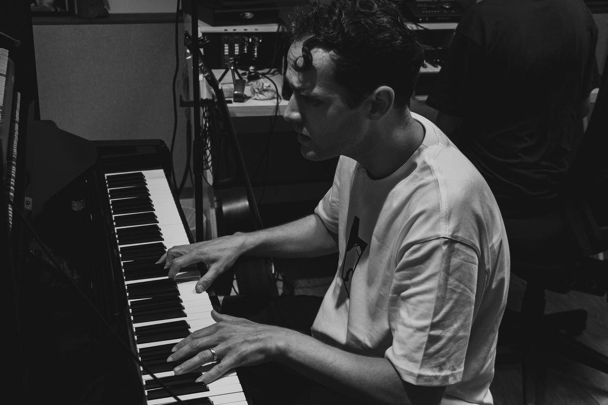 Shelley Te Haara;J ordan Rakei; I really liked this shot of Jordan on the piano and I felt like the light contrasts in black & white really just made it so much more of a moment.