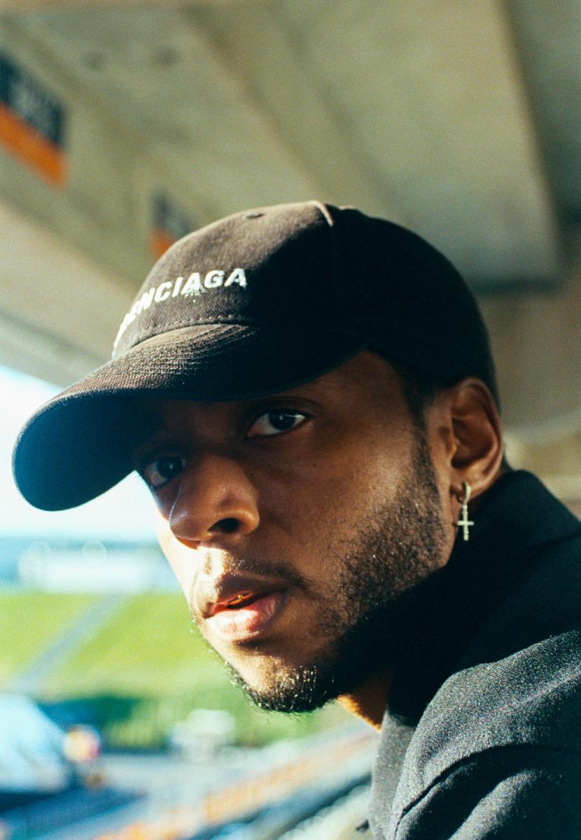 Connor Pritchard;6LACK;6LACK sitting at Mt Smart Stadium before his show