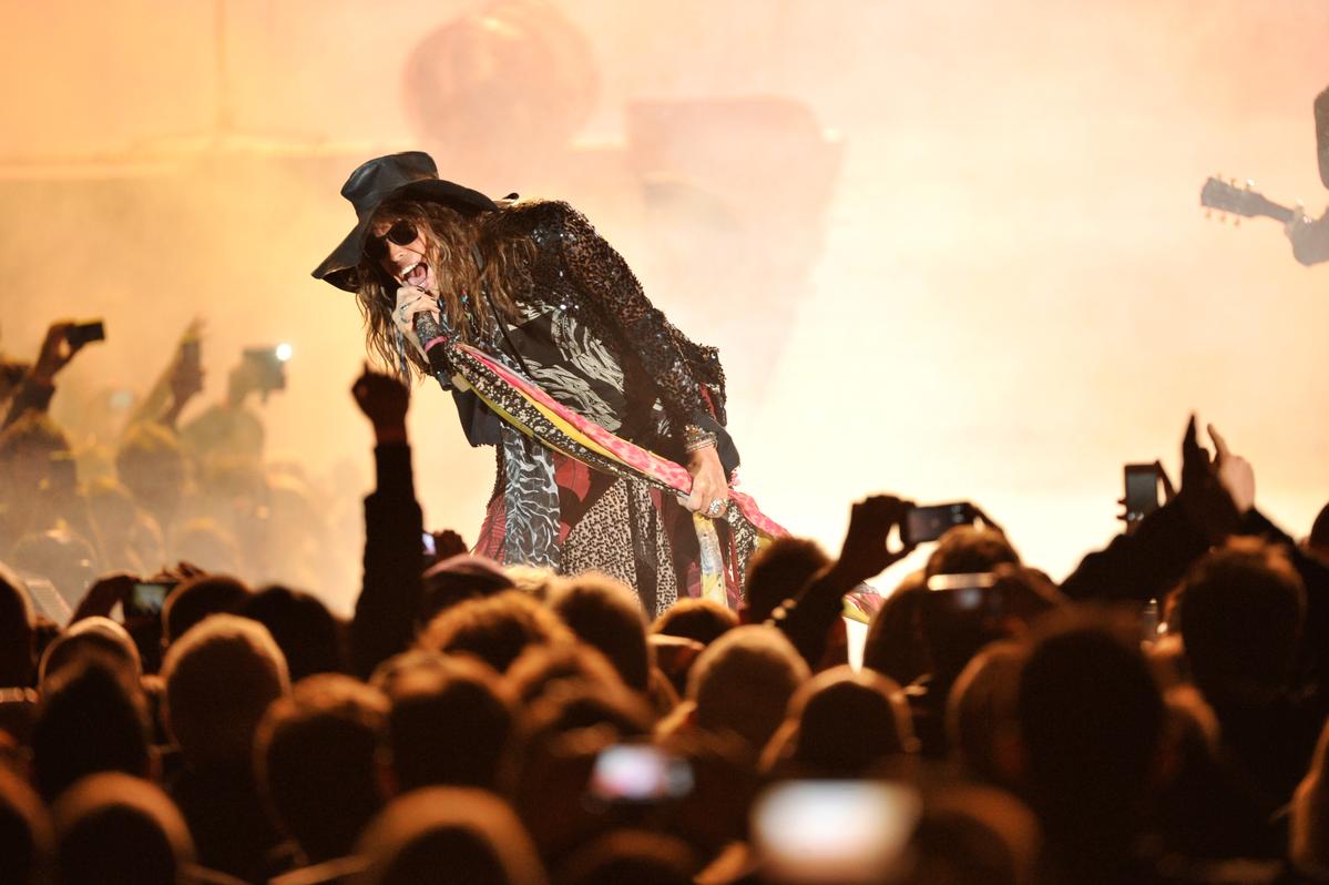 Craig Baxter;Aerosmith frontman Steven Tyler ;Aerosmith frontman Steven Tyler revs up the crowd during last night's concert at Forsyth Barr Stadium in Dunedin