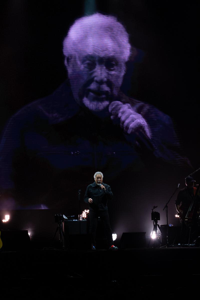 Ian Cooper; You dont have to be beautiful...;Tom Jones on stage at Harvest Moon festival in Napier