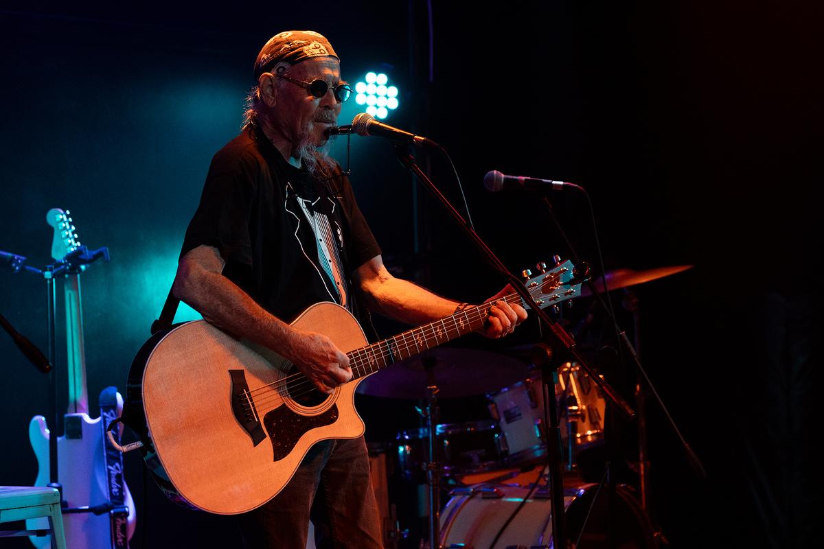 KAREN MOFFATT MCLEOD; Rick Steele 2;Performing at the Monkey House Whitianga