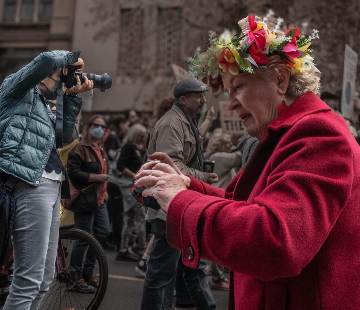 Zhen Yang;Two Generations of Photographers   One Course