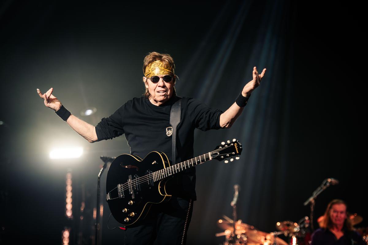 Alec Huisman;George Thorogood at Wolfbrook Arena, Christchurch;George Thorogood taunting the crowd at Wolfbrook Arena, Christchurch