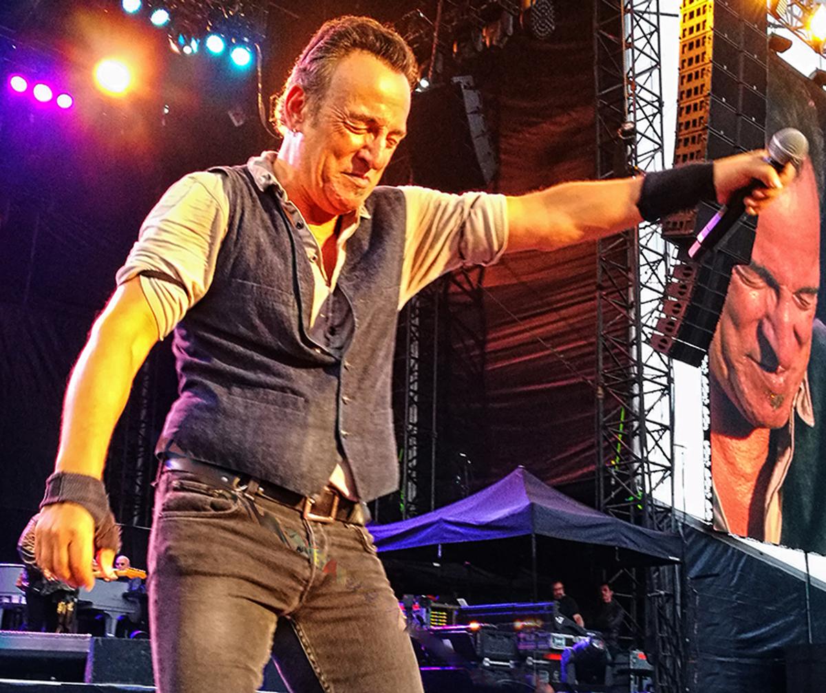 Gill Williams;Bruce Springsteen Waiting For The Shout From The Crowd;Bruce Springsteen creating a narrative that resonates with the crowd. which