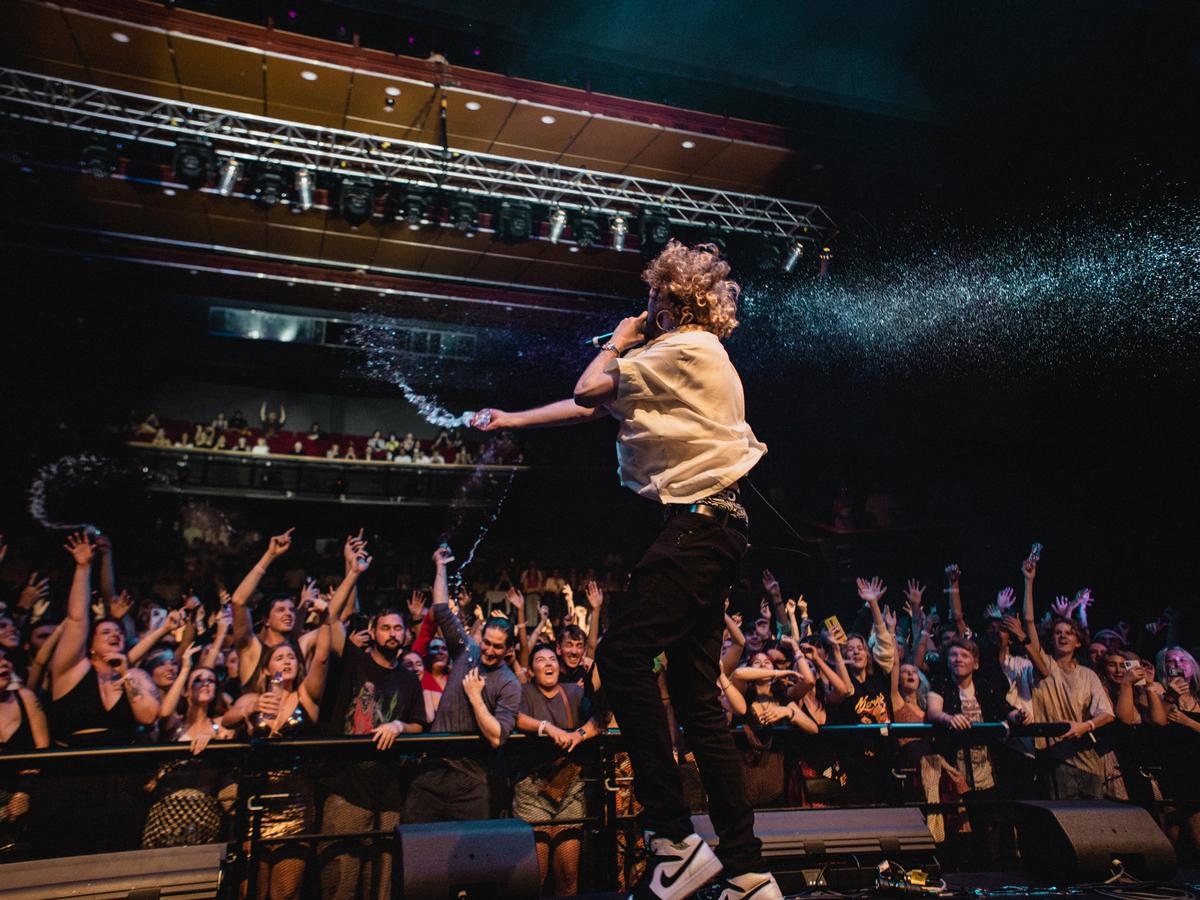 Samantha Davies;Yung Gravy;Cooling off the fans