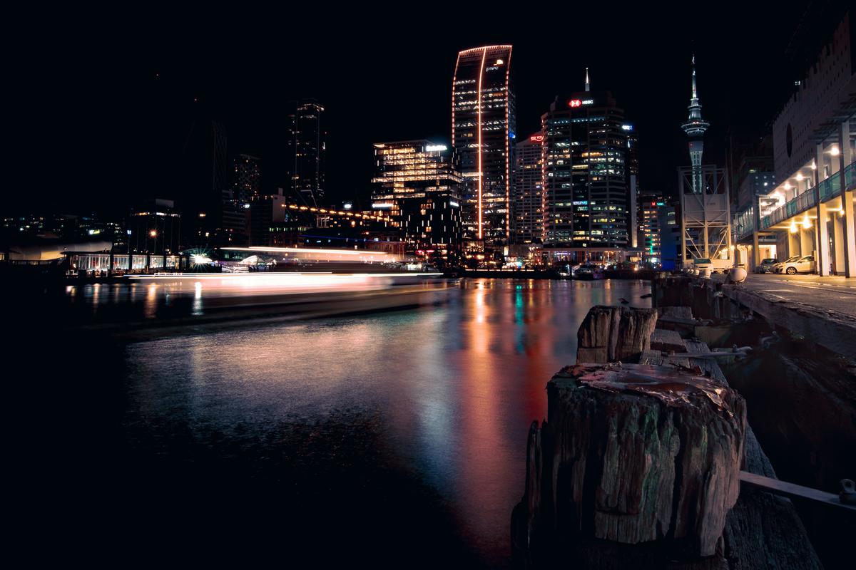 Joe Russell;Docking into Waitemata