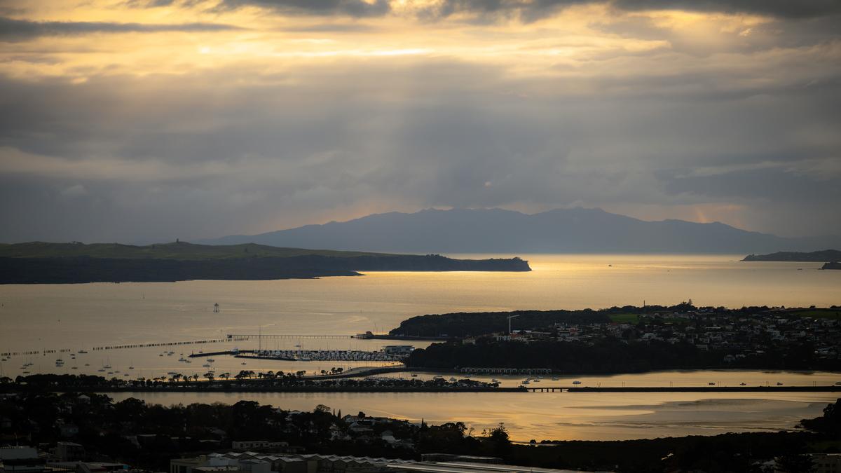 Lai Jun Yit;Auckland’s Golden Hour