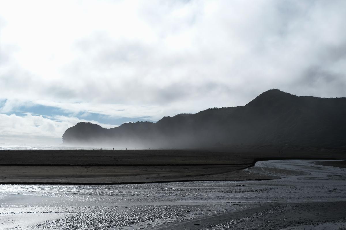 Liaoyu Song;Mist Over Piha