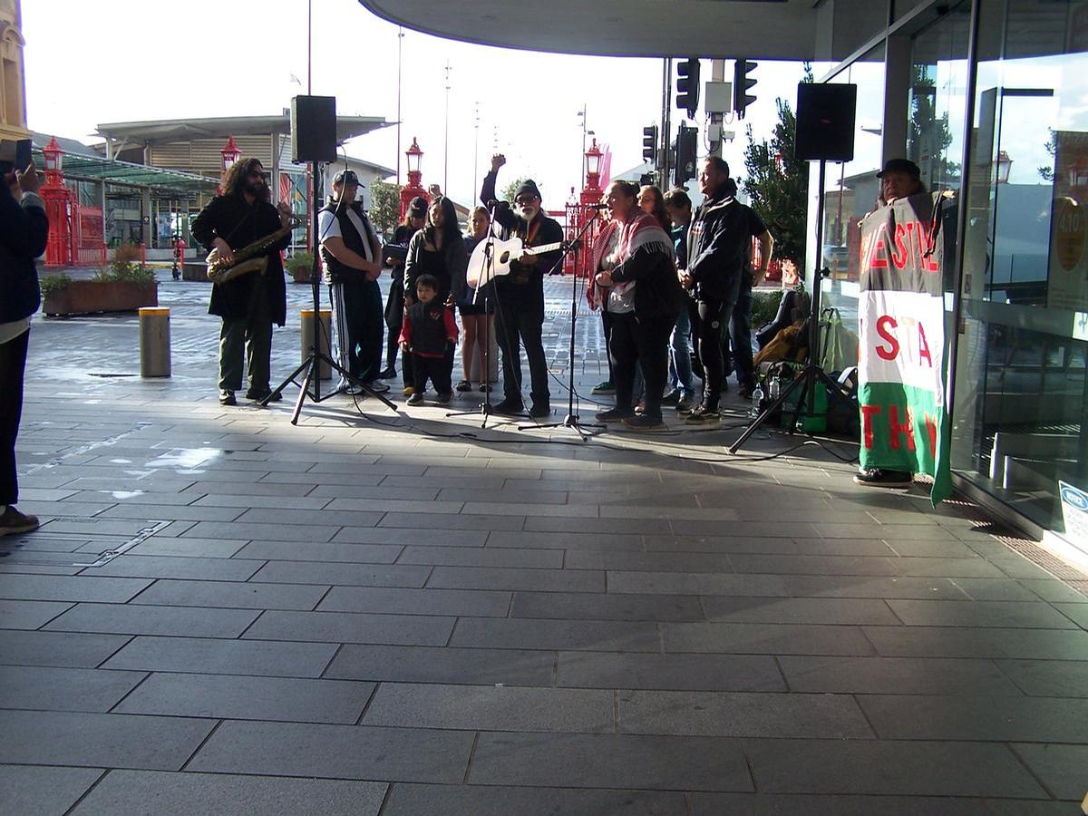 Bruce King;Fowler family singalong at rally for Palestine