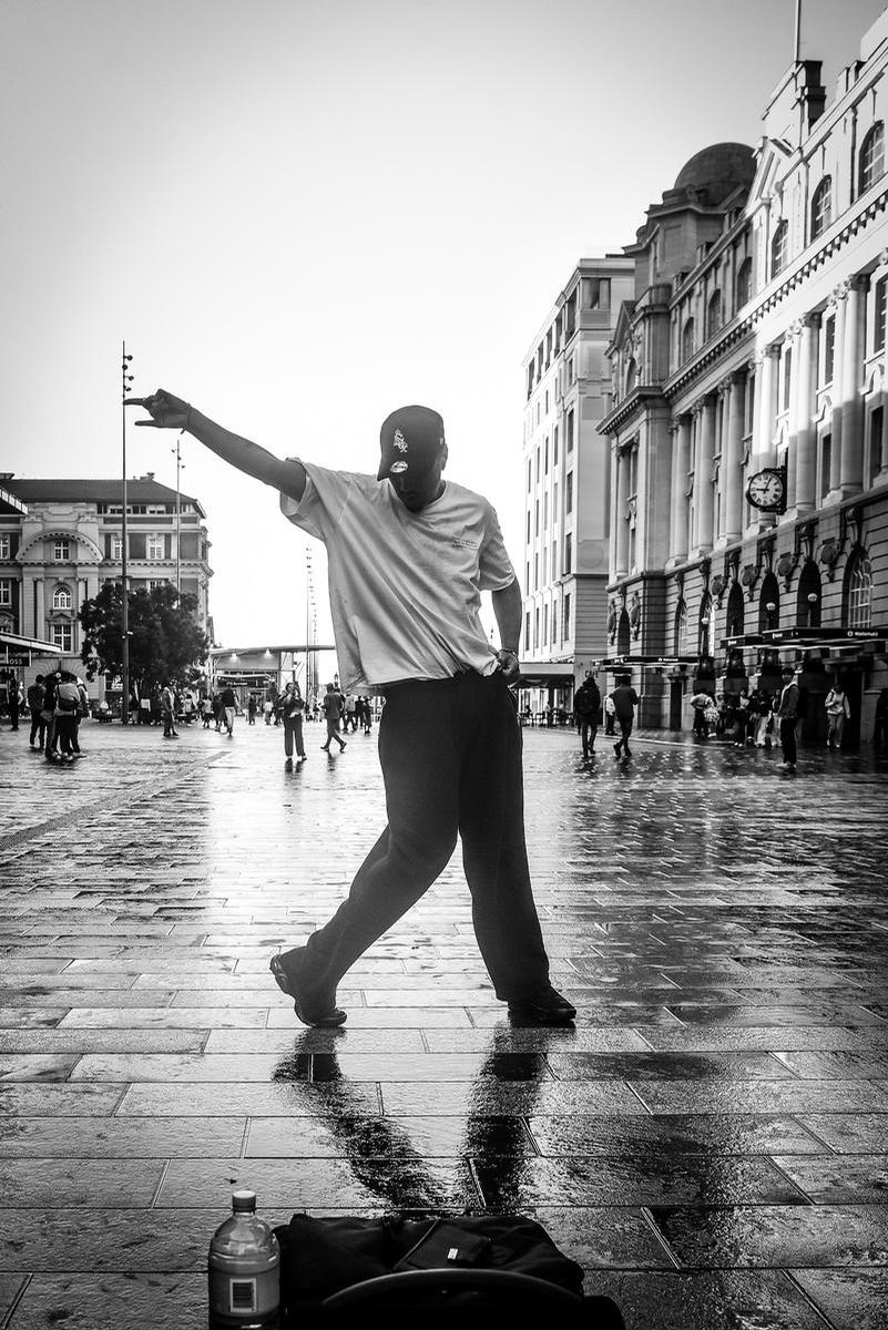 Dustin McNeilage;Throwing Shapes