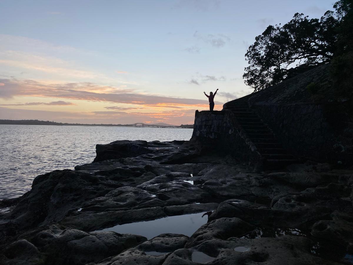 Frida Leys;Stretching with the sunrise