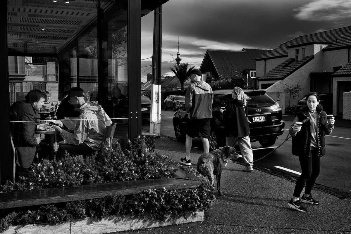 Rolf Siggaard;Morning Coffee Busyness