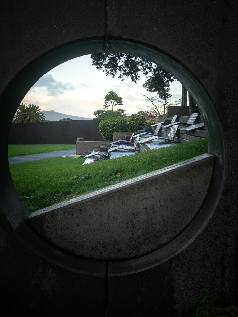 Oscar Schliebs;Hole in the wall