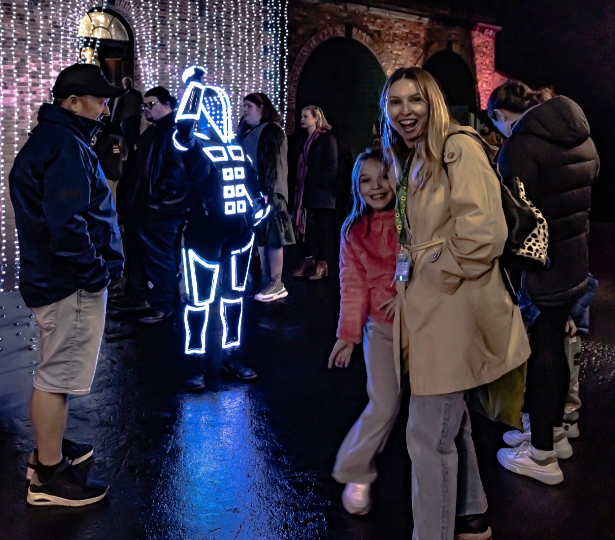 MARGARET VICKERS;MAN IN LIGHTS AFTER DARK